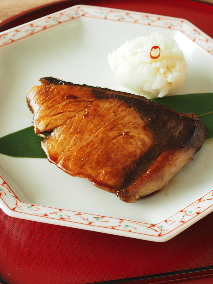 ぶりの照り焼きと菊花かぶ