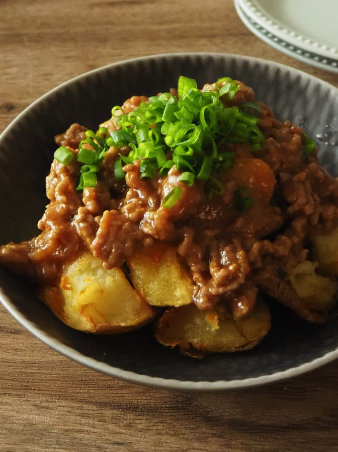 揚げじゃがいもの肉味噌あん