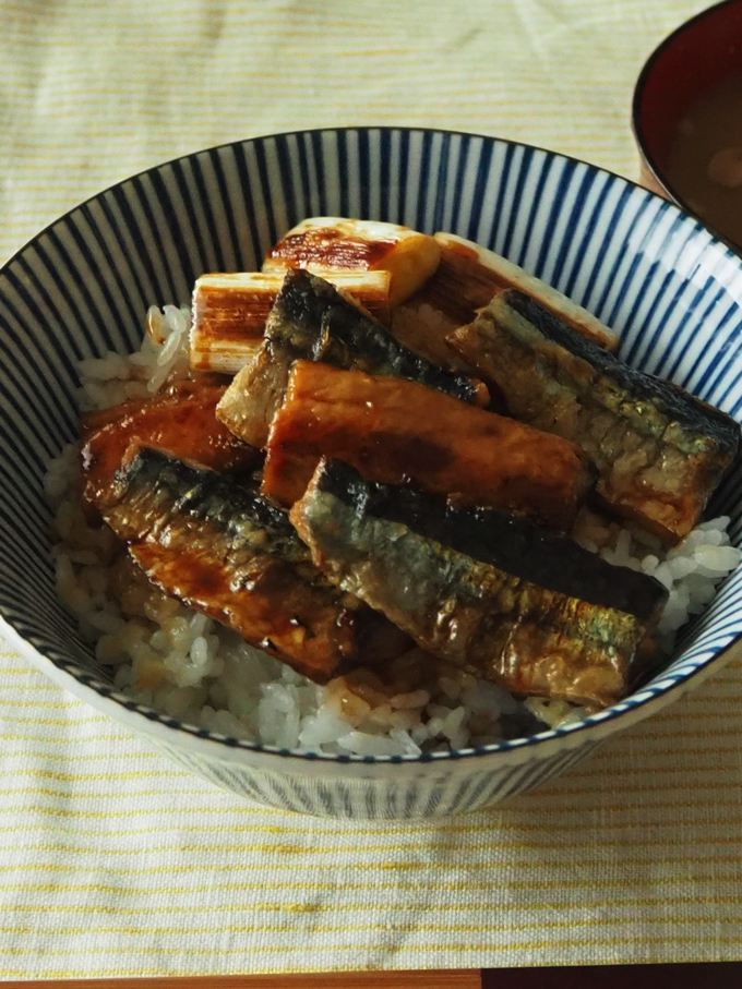 さんまの蒲焼丼