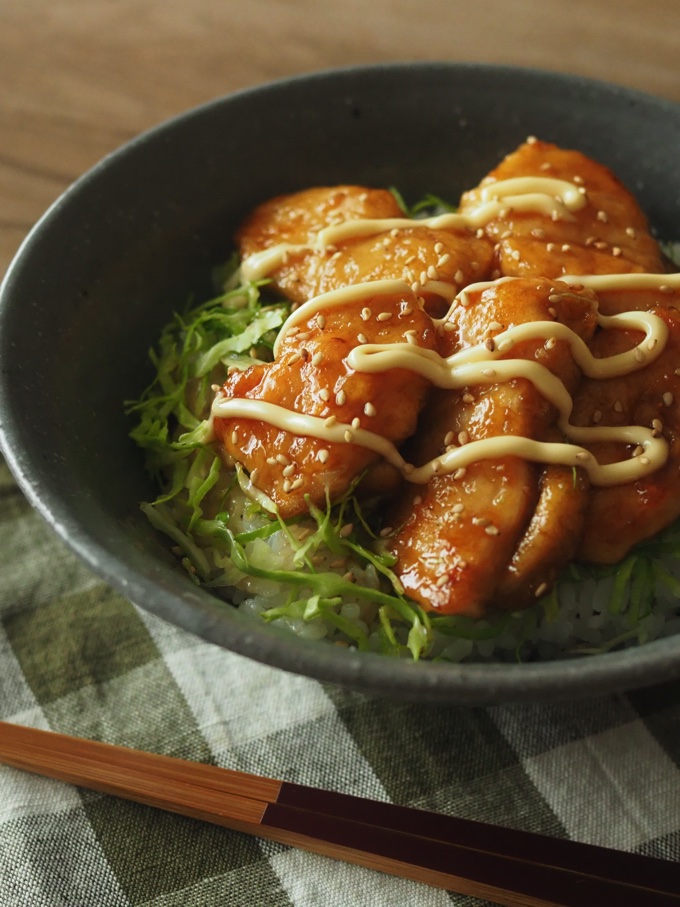 鶏むねのテリマヨ丼