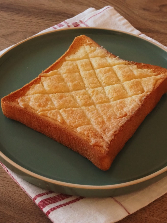 食パンでサクサクメロンパン風