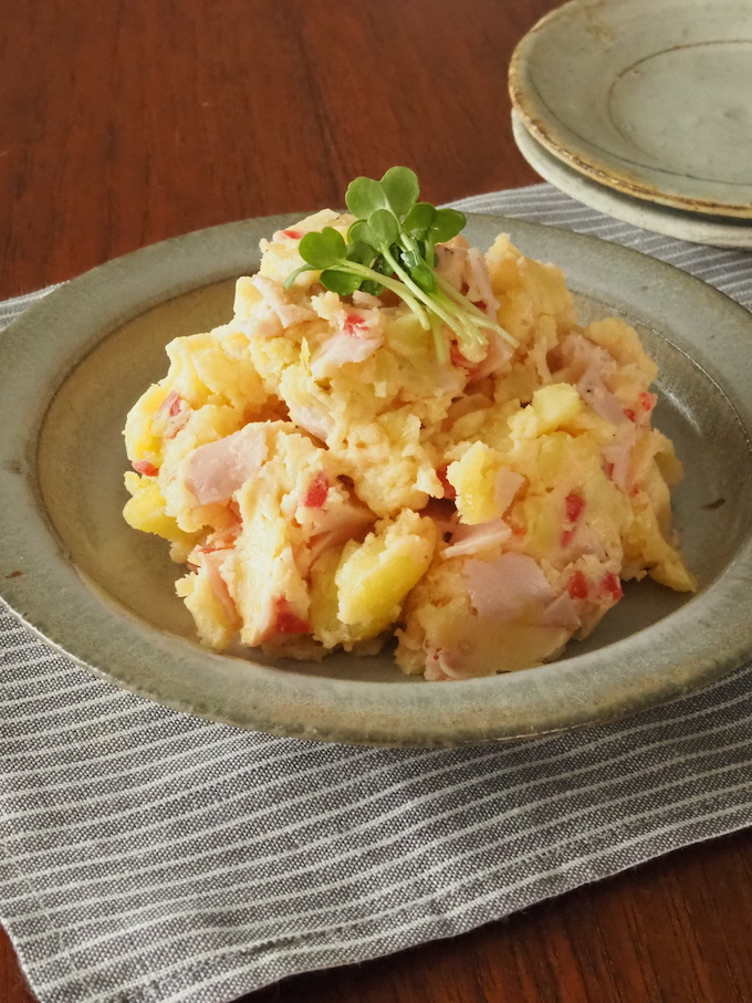 クセになる！カリカリ梅のポテトサラダ