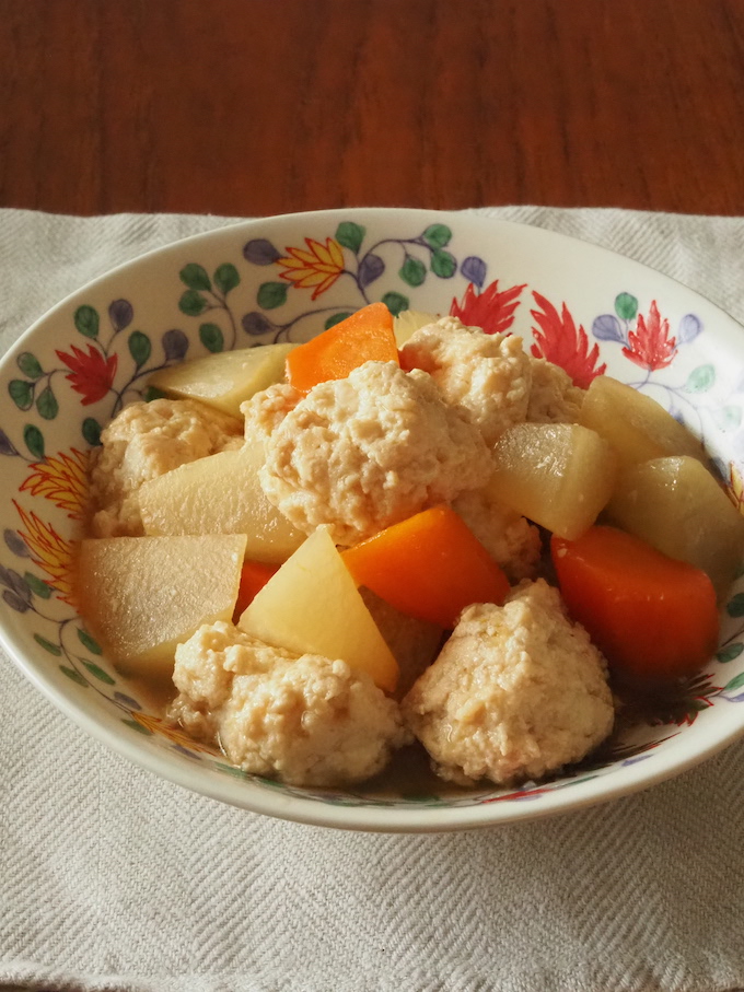 ふわふわ鶏つくねと根菜の煮物