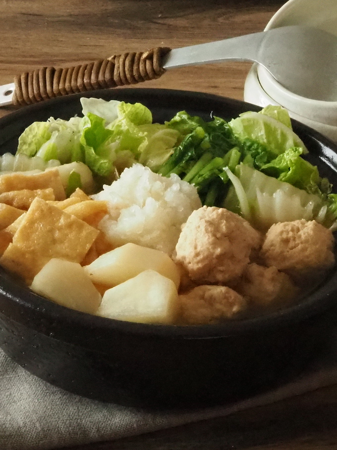 鶏団子と白菜のかぶら鍋