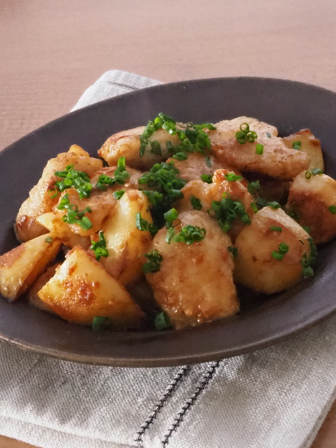 鶏肉とじゃがいもの味噌マヨ炒め