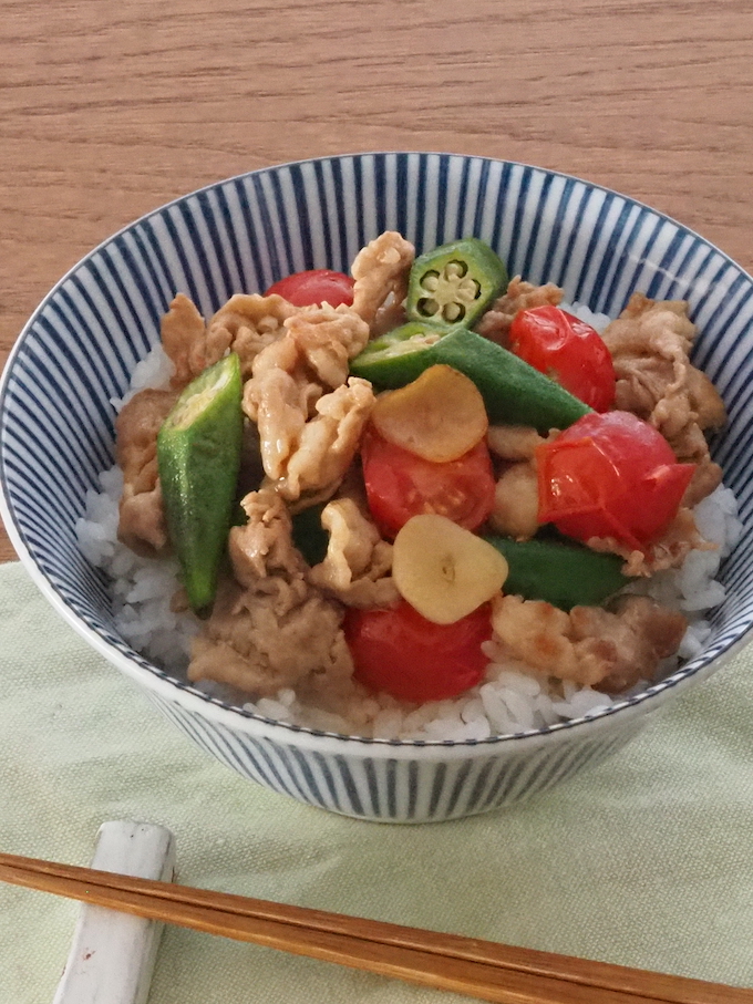 豚とオクラのスタミナ丼