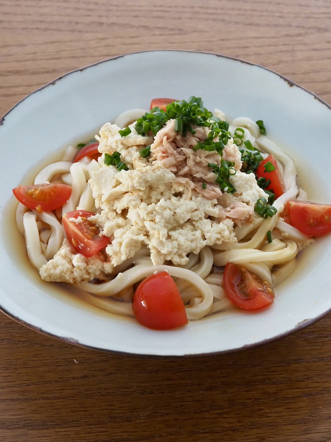 くずし豆腐の冷やしぶっかけうどん