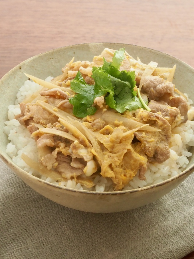 豚肉とごぼうの柳川風丼