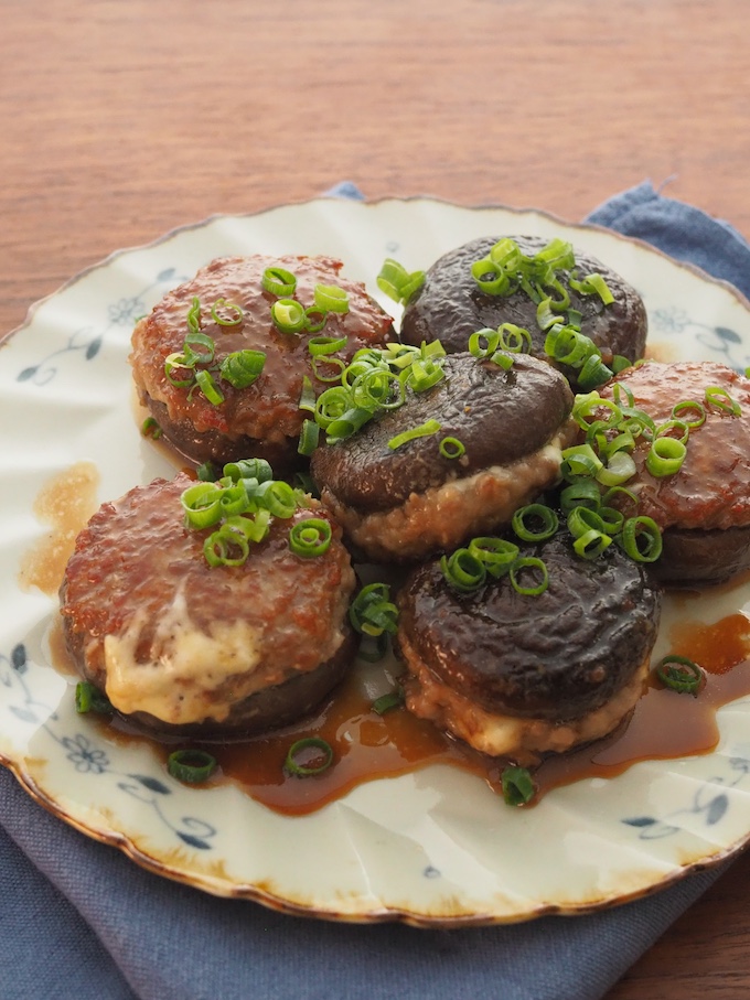 肉汁あふれる！チーズ入りしいたけの肉詰め